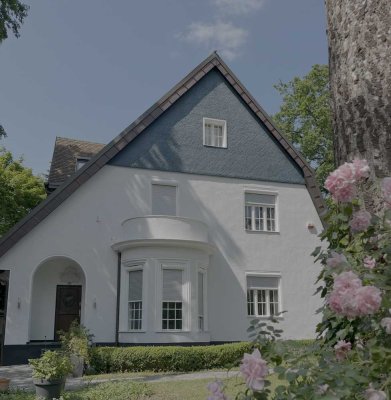Geräumige 9-Raum-Villa mit gehobener Innenausstattung in Berlin Wannsee mit Wasserzugang