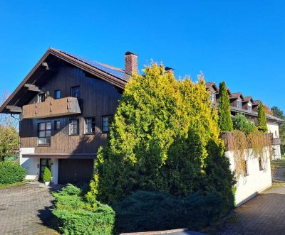 Geräumige Haushälfte mit 8 Zimmern in Rosenheim-Pang