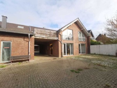 Ehemaliger Bauernhof mit zwei Wohnhäusern und Nebengebäuden in Hückelhoven