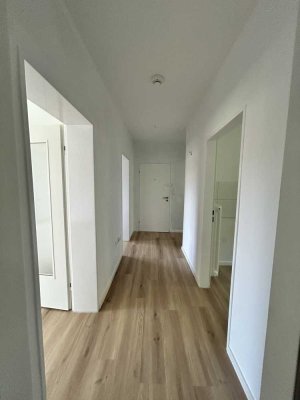 Erstbezug nach Sanierung, 3 Zi. Whg. mit Süd-Balkon in GN Stadt, top Lage