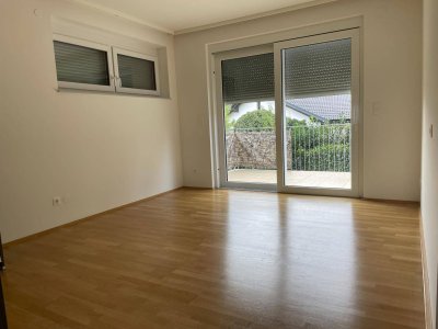 Schöne Singlewohnung mit kleinem Garten Nähe LKH