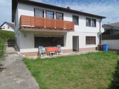 EFH mit ELW auf 887m² mit Garage, ruhig gelegenes Eckgrundstück.