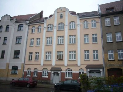 Attraktive Kapitalanlage zum fairen Preis: Charmante 2-Raum-Altbauwohnung in Erfurt-Ilversgehofen