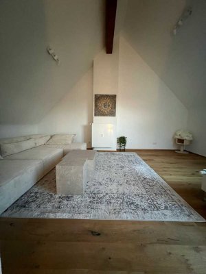 Geschmackvolle 4-Zimmer-Dachgeschosswohnung mit EBK in Neckarsulm