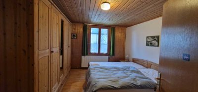Großes Anwesen mit viel Grün und Photovoltaik