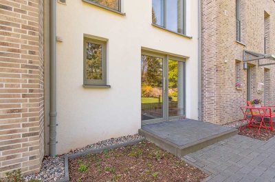 KfW 296 förderfähiges A+ Stadthaus  mit EBK und Stellplatz incl.