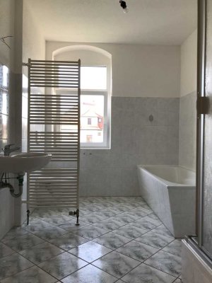 Großzügige 3-Raumwohnung (88 m²) mit Wanne & Dusche – nur 550 € Kaltmiete in Heidenau