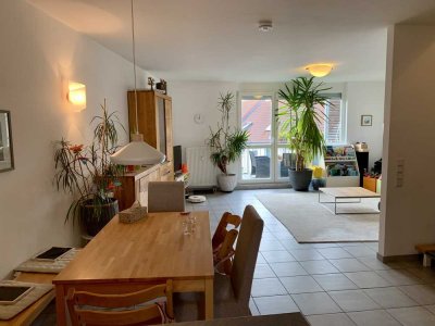 Helle 3,5-Zimmer Maisonette-Wohnung mit Balkon in Frankfurt-Preungesheim