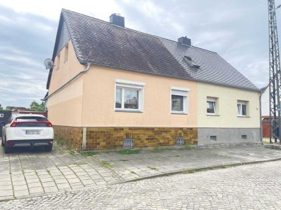 Eine Doppelhaushälfte wartet auf neue Bewohner