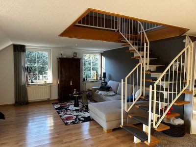 Schöne und neuwertige 3-Raum-Maisonette-Wohnung mit geh. Innenausstattung mit Balkon und EBK