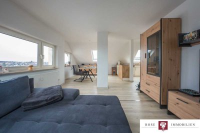 Schön renovierte Dachgeschosswohnung mit Außenstellplatz als erste Kapitalanlage