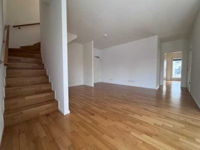 Schöne 3-Zimmermaisonettewohnung mit Dachterrasse und Einbauküche