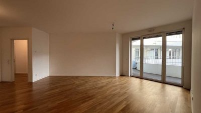 Hochwertige Wohnung - Parkett - 2 Bäder - Balkon.