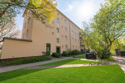 Wertsteigerungs-Chance: 2-Zimmer unter 5k €/m² im grünen Plänterwald — neu saniert, sofort frei