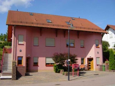 Geräumige 5-Zimmer-Wohnung mit Stellplatz in Steinbach am Donnersberg