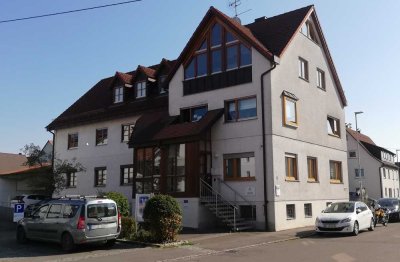Schöne helle 4-Zimmer-Wohnung in Kirchheim-Jesingen (ohne Balkon/Terrasse)