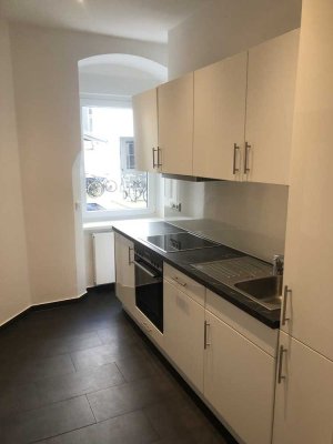 SCHÖNEBERG I Schöne 2-Zimmer-Wohnung mit EBK
