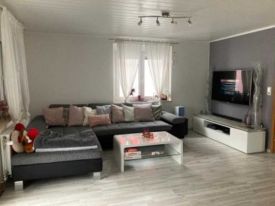 In Murrhardt:Charmante 2,5-Zimmer-Wohnung mit Bachblick und Kamin