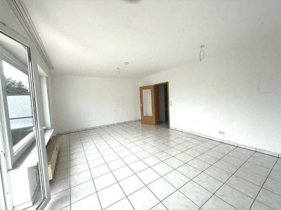 Großzügige 2-Zimmer-Wohnung mit Balkon, Stellplatz & EBK – Mietfreie Zeit zur Renovierung!