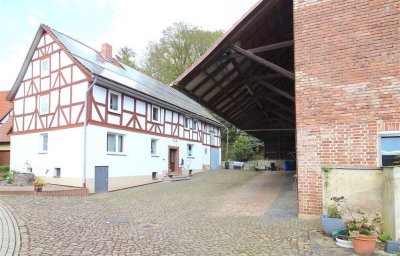 Gepflegtes Ein- bis Zweifamilienhaus mit Scheunengebäude in Melsungen-Röhrenfurth
