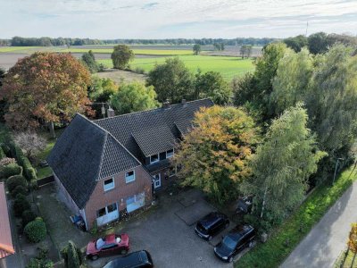 Landhausidylle pur – Charmantes Zweifamilienhaus mit eigener Weide