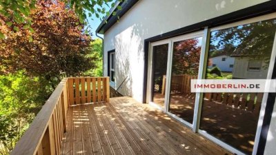 IMMOBERLIN.DE - Ersteinzug! Sehr attraktives Haus mit Südterrasse, Garage & Sonnengarten