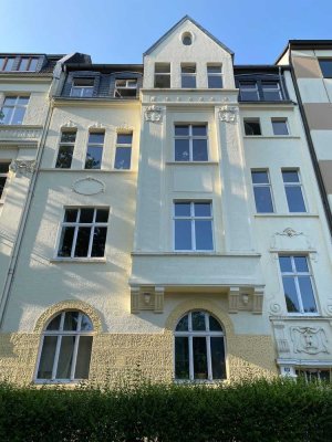 Kreuzviertel! Modernisierte Altbauwohnung mit GARTEN in herrschaftlichem Jugendstilhaus!