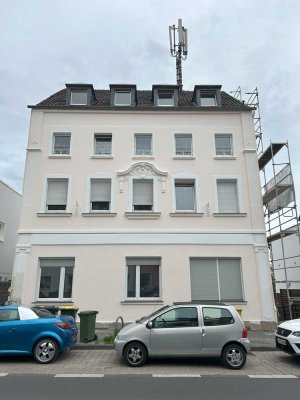 Geschmackvolle 3-Zimmer-Souterrain-Wohnung mit gehobener Innenausstattung mit Balkon in Bonn