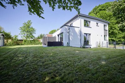 Mittel-Reihenhaus kernsaniert (VOLL MÖBLIERT) mit Garten + Fußbodenhzg. Warmmiete 2.350€ inkl. WiFi