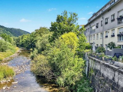 Design trifft Natur: Stilvolle Maisonette Wohnung am Wasser in Kollnau / Waldkirch