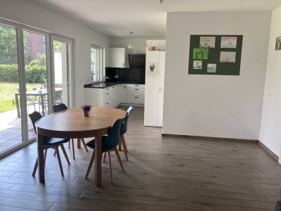 Moderne 4-Zimmer-EG-Wohnung mit Terrasse in Hamburg Bramfeld