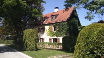 RARITÄT .......... Historisches, familienfreundliches Stadthaus in Altperlach