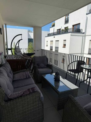 Mitten in der Stadt und dennoch ruhig  - 4 Zimmerwohnung mit einem großen Balkon und einer TG