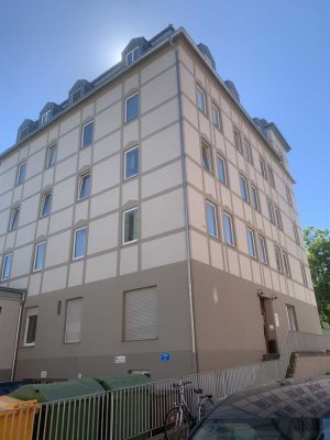 4 Zimmer - Altbauwohnung - Lift - Balkon - Nähe Hbf.