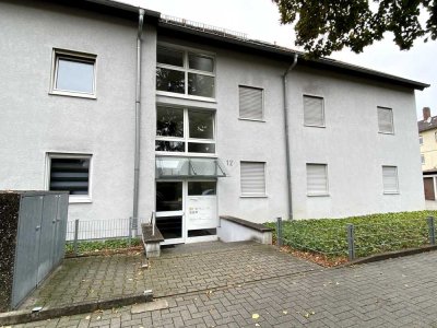 Schöne helle 2,5 Zimmer Wohnung mit Tageslichtbad, Balkon und Stellplatz in Lu-Oppau