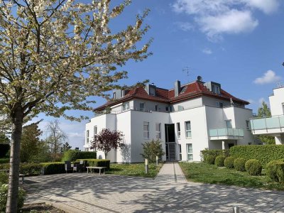 Exklusive 2 1/2 Zi. Wohnung mit herrlichem Blick über Stadt und Land