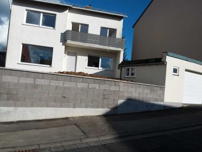 Aufwändig saniertes 5-Zi-Einfamilienhaus mit gehobener Innenausstattung und EBK in Friedrichsdorf