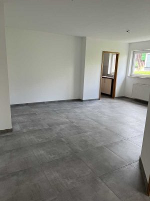 Ansprechende und modernisierte 2-Zimmer-Souterrain-Wohnung mit geh. Innenausstattung in Klitschmar