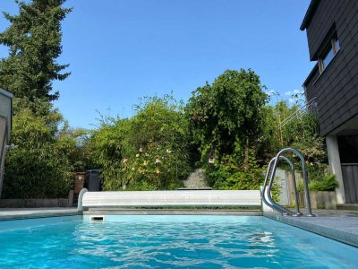 Endlich einen Pool mit stylischem, modernen Haus und großzügiger Einliegerwohnung!