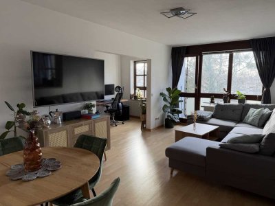 Freundliche 2-Zimmer Maisonette-Wohnung mit EBK und Balkon in München