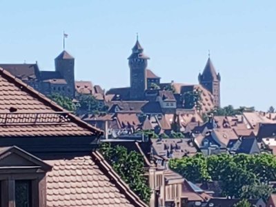 Stilvolle 3-Zi.-Wohnung mit Panoramablick auf Burg & Stadt – Nürnberg-Rosenau