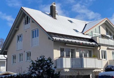 Ruhige Wohnung mit drei Zimmern sowie Balkon und EBK in Unterhaching