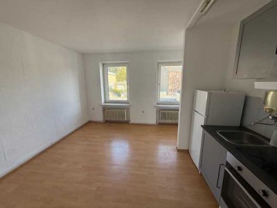 Studentenwohnung (Wohnküche, Flur, Bad, Schlafzimmer u Südbalkon) in Dortmund-Eichlinghofen
