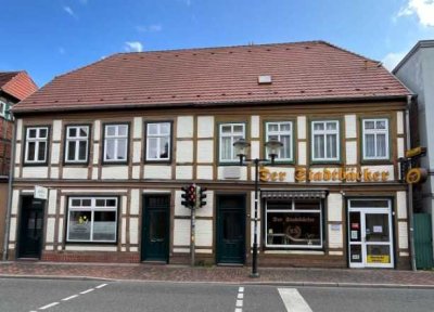 Reduzierter Preis! Stadthaus mit Einliegerwohnung und Laden/Gewerbefläche
