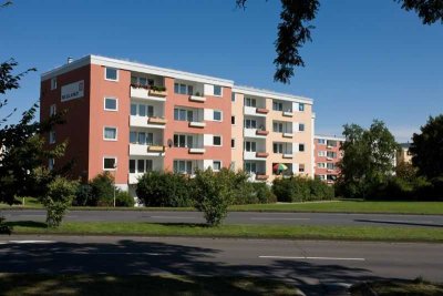 Großzügige 3-Zimmer-Wohnung mit zwei Loggien // 3.OG links - WBS für min. 80 m² erforderlich!