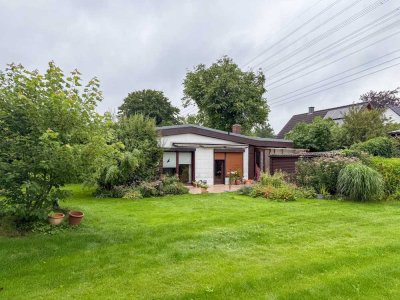 westimmobilien: Einziehen und wohlfühlen...Herrlicher Bungalow mit Traumgarten
