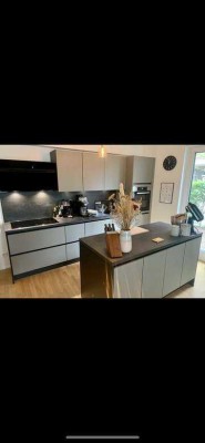 Neuwertige 3-Raum-Wohnung mit Terasse und Garten in Köln