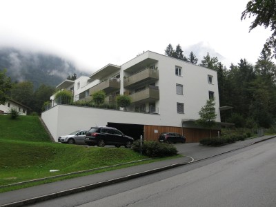 Neuwertige 3-Zimmer Wohnung mit Balkon und 2 Tiefgaragenplätzen