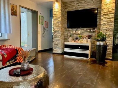 ***AUSSERGEWÖHNLICHE DESIGNER-WOHNUNG IM HERZEN VON ESSLINGEN***