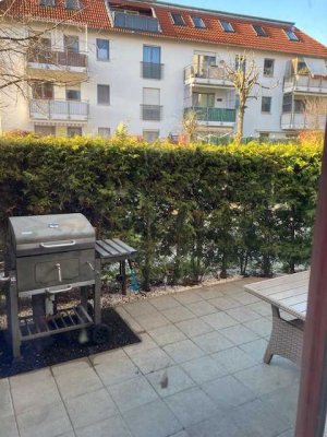 Terrassenwohnung im Erdgeschoß mit wunderbarer Raumhöhe und zur späteren Selbstnutzung